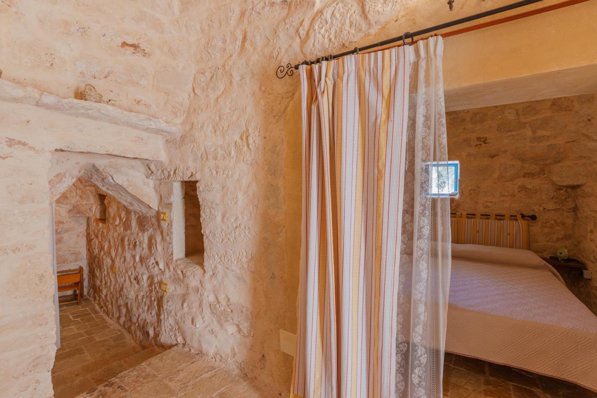 Trullo Tarantini Con Piscina Privata Apartment Latiano Luaran gambar