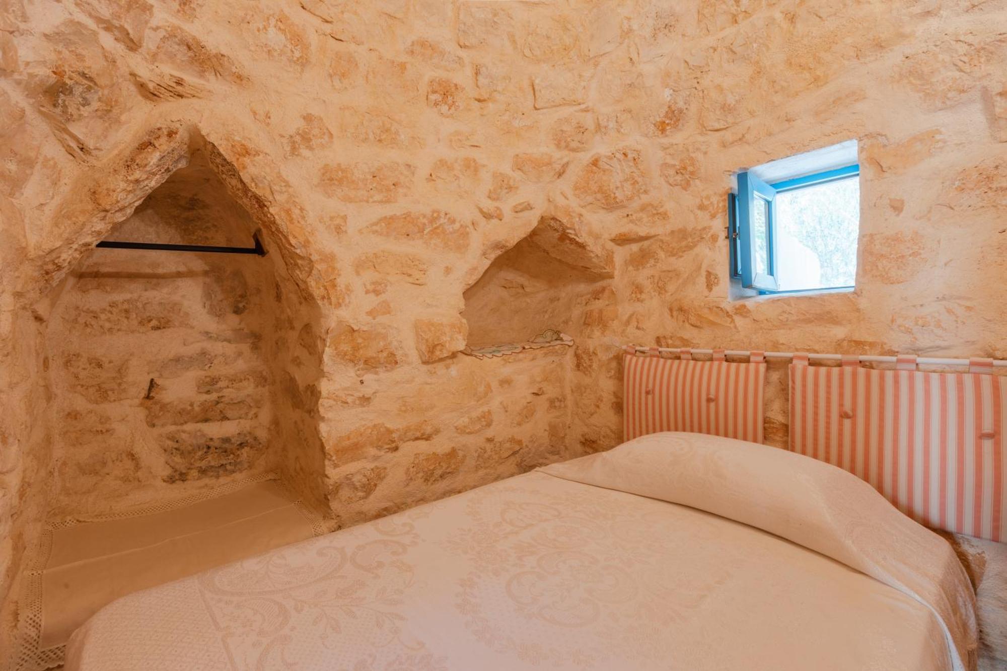Trullo Tarantini Con Piscina Privata Apartment Latiano Luaran gambar
