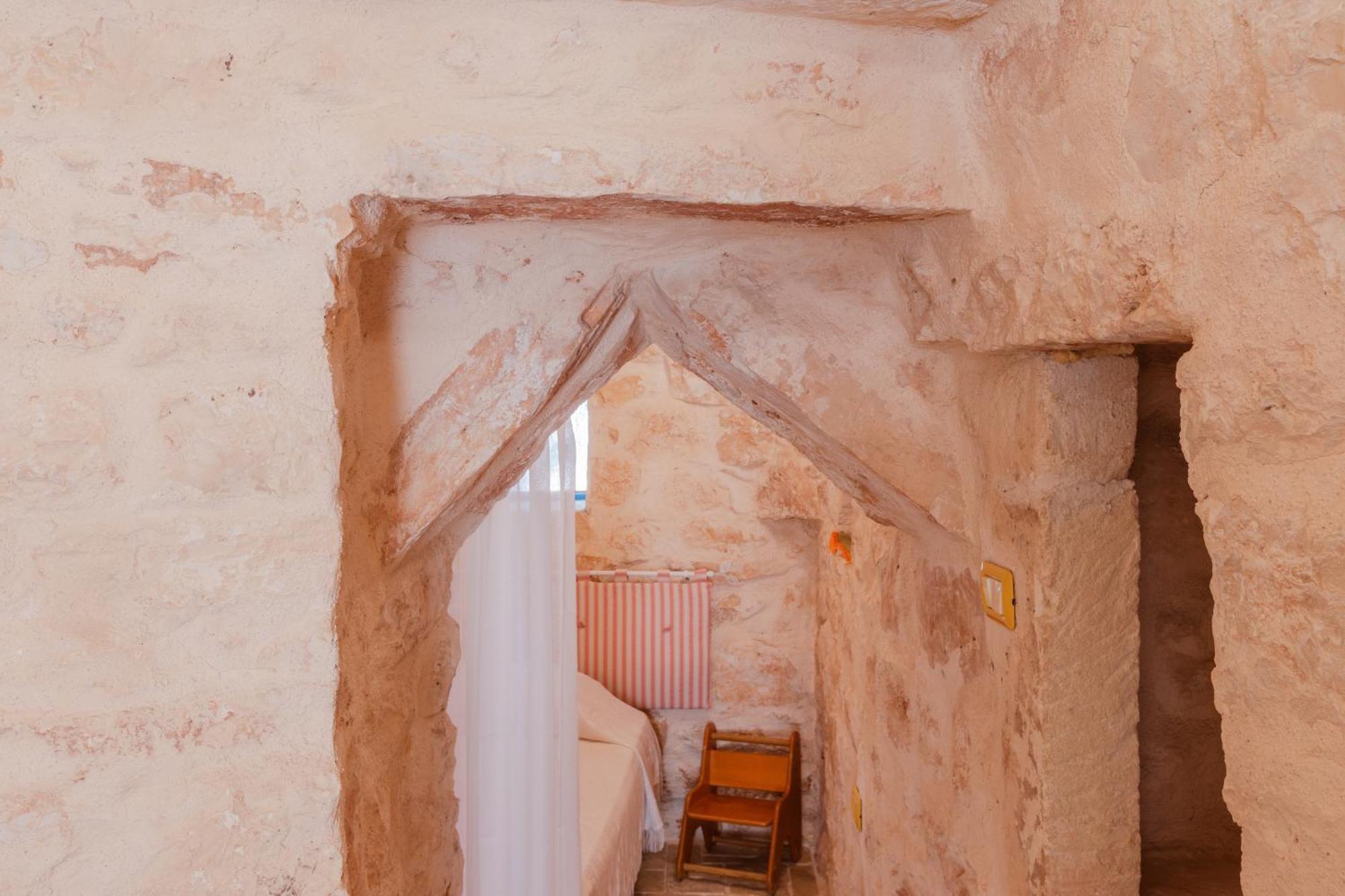 Trullo Tarantini Con Piscina Privata Apartment Latiano Luaran gambar
