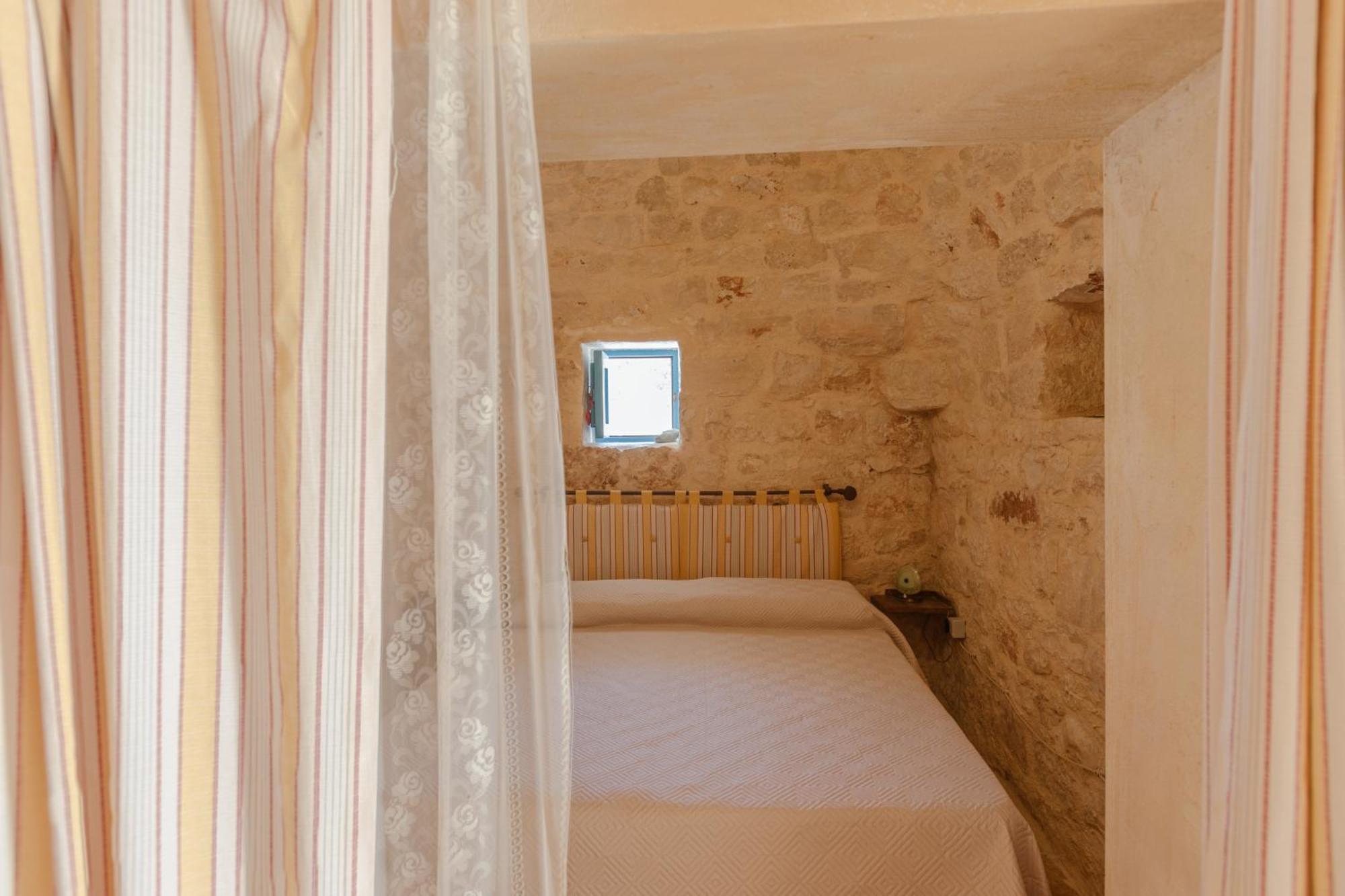 Trullo Tarantini Con Piscina Privata Apartment Latiano Luaran gambar
