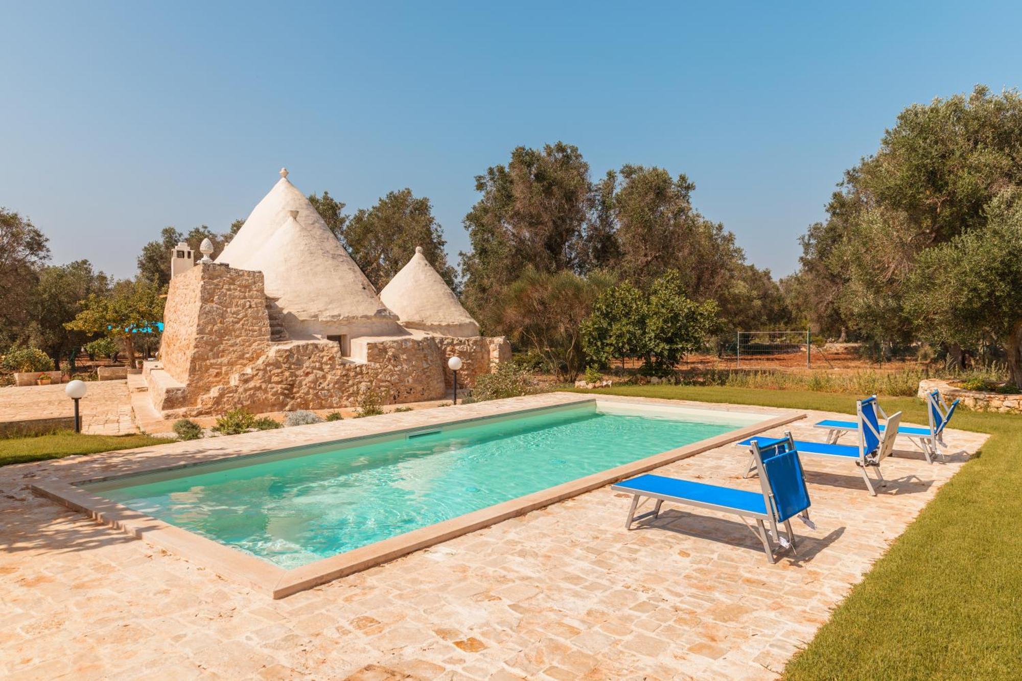 Trullo Tarantini Con Piscina Privata Apartment Latiano Luaran gambar