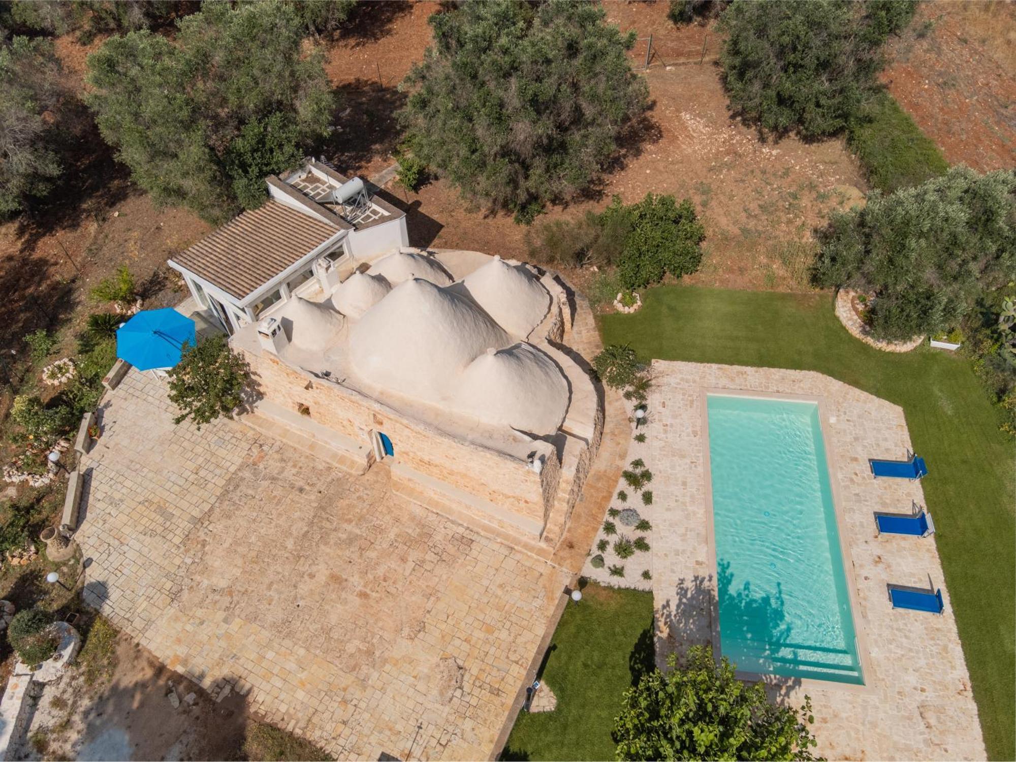 Trullo Tarantini Con Piscina Privata Apartment Latiano Luaran gambar