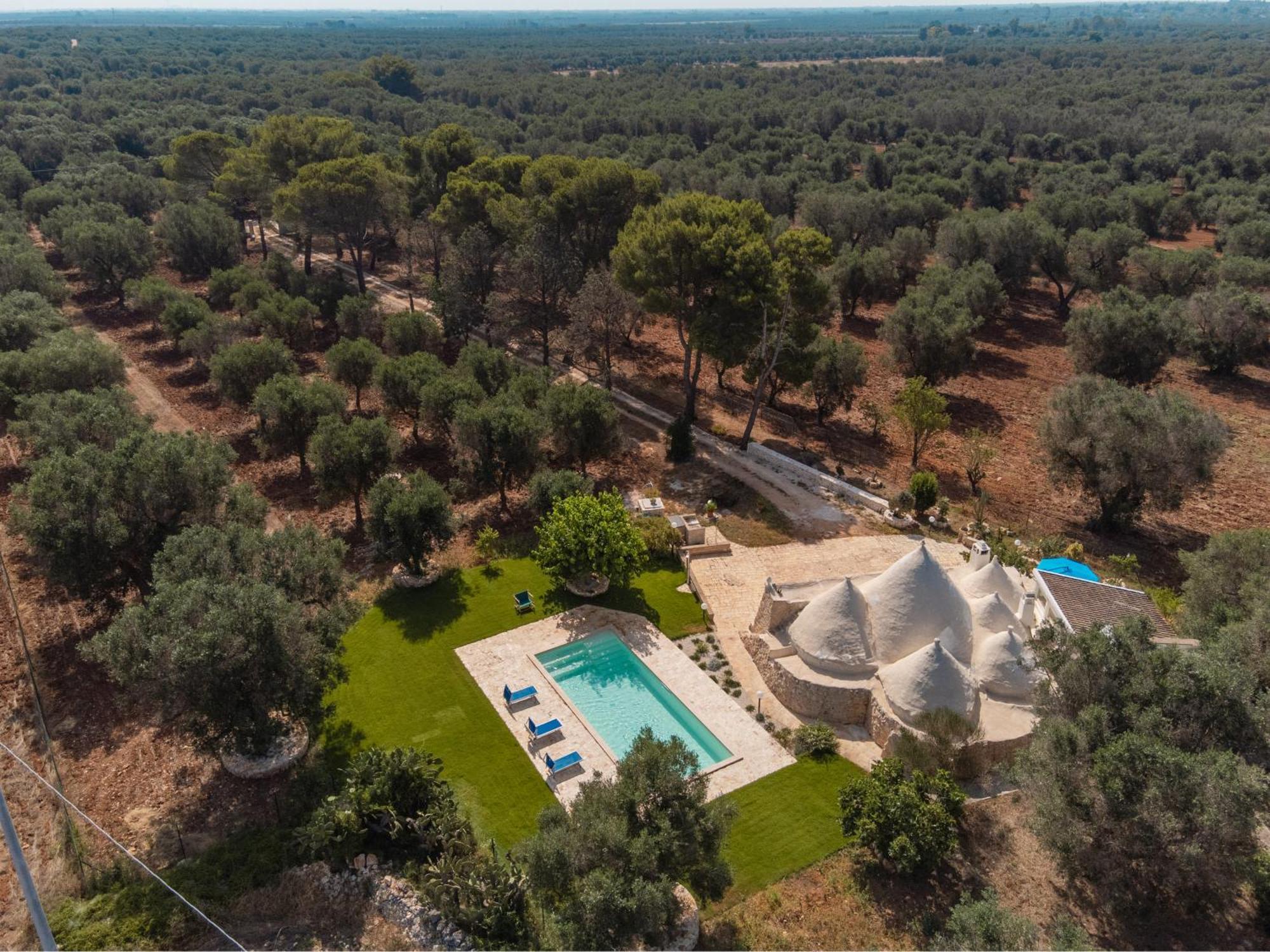 Trullo Tarantini Con Piscina Privata Apartment Latiano Luaran gambar