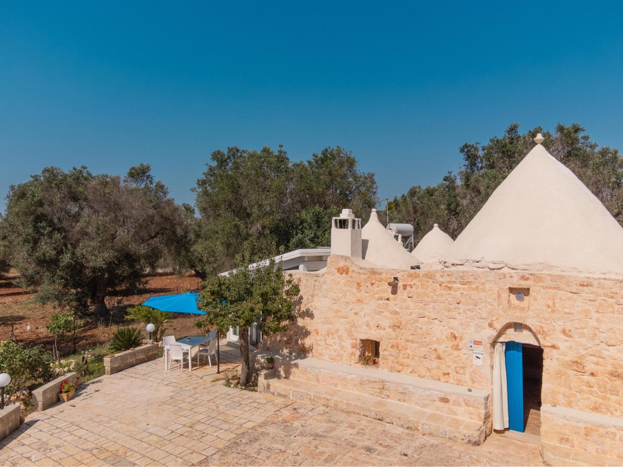 Trullo Tarantini Con Piscina Privata Apartment Latiano Luaran gambar